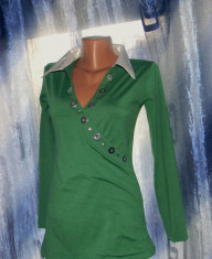 Bluza lunga verde guler alb foto