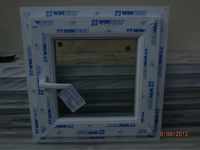 Geam/fereastra termopan pvc baie foto mare Geam/fereastra termopan pvc baie foto mare
