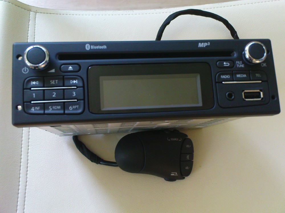 Radio CD MP3 USB Bluetooth model Daewoo AGC1220RFA Dacia Logan Duster