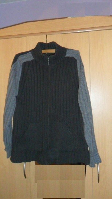 BLUZA CU FERMOAR BARBATI