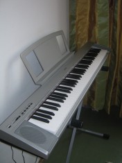 PIAN ELECTRONIC YAMAHA NP-30 S +scaun+stativ+alimentator+casti foto