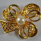 BROSA IN FORMA DE FLOARE CU PERLA, STIL ART NOUVEAU, FRANTA, ACCESORIU VINTAGE IN TREND, PIESA DE COLECTIE, MINUNAT CADOU