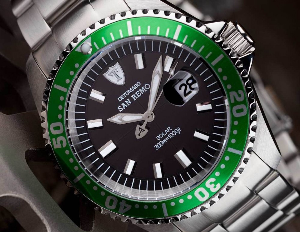 Ceas de lux DETOMASO Solar. data ,pt. scufundari ( DIVER ) 30 ATM WATER  RESISTANT, Lux - sport, Inox, Analog | Okazii.ro