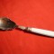 Lingurita veche metal argintat ,cu maner plastic -Anglia