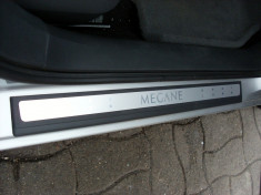 Set ornamente protectie praguri Renault Megan Scenic cromate originale inscriptionate(pt an fab &amp;#039;97-&amp;#039;03) foto