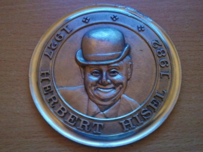 Medalie Herbert Hisel 1927-1982, 127 grame + taxele postale 13 roni = 140 roni
