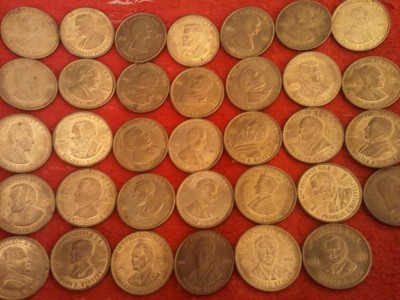 Lot 40 jetoane cu presedinti, 400 roni, taxele postale zero roni foto