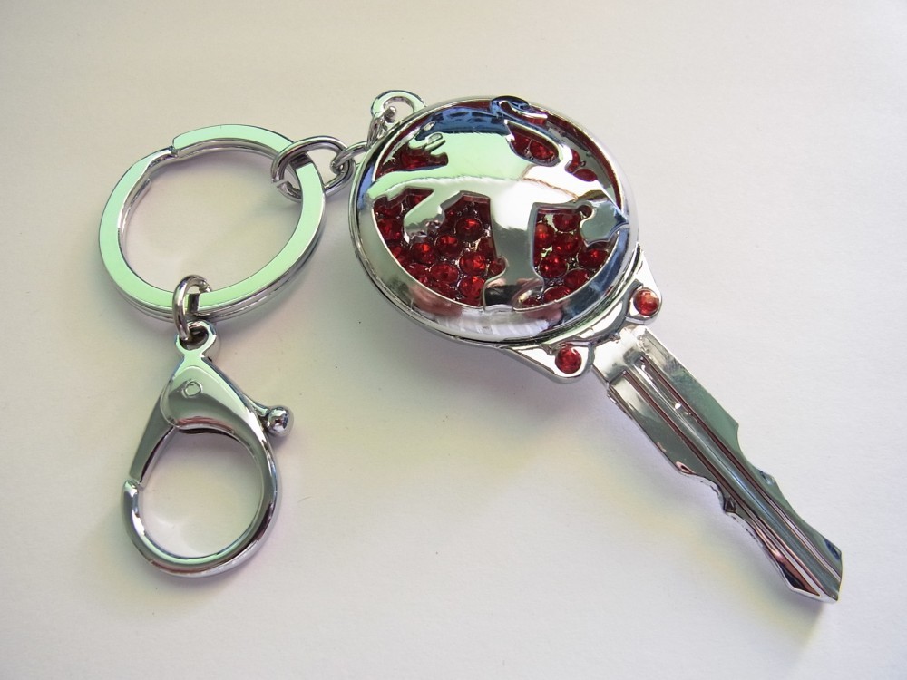 Breloc Peugeot cu cristale swarovski red rosu | Okazii.ro