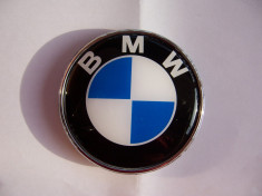 EMBLEMA CAPOTA BMW foto