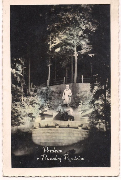 carte postala(ilustrata) -Banskei BISTRICE-Pozdrav-Cehoslovacia -monumentul anul 1945