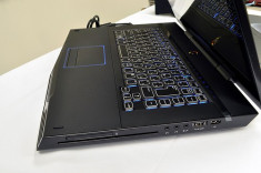 Vand Alienware m18x R2, i7 2.4 GHz, 8gb ddr3, Ati Radeon 6990 Full HD 500gb 7200 RPM foto