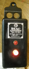 Incarcator acumulatori pastila aparat radio vechi din anii 50 e din bachelita vintage de colectie foto