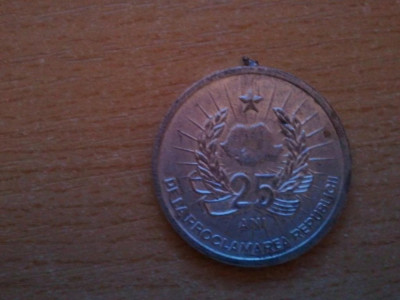 Medalie 25 de ani de la proclamarea Republicii 18,55 grame foto