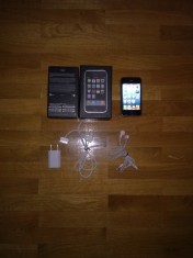 Vand Iphone 3GS Original Black 16 Gb, aproape nou, necodat, la cutie cu toate accesoriile foto