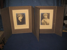 Fotografii pereche de epoca- Femei Tinere, perioada 1900, pe carton gros, cu paspartou. foto