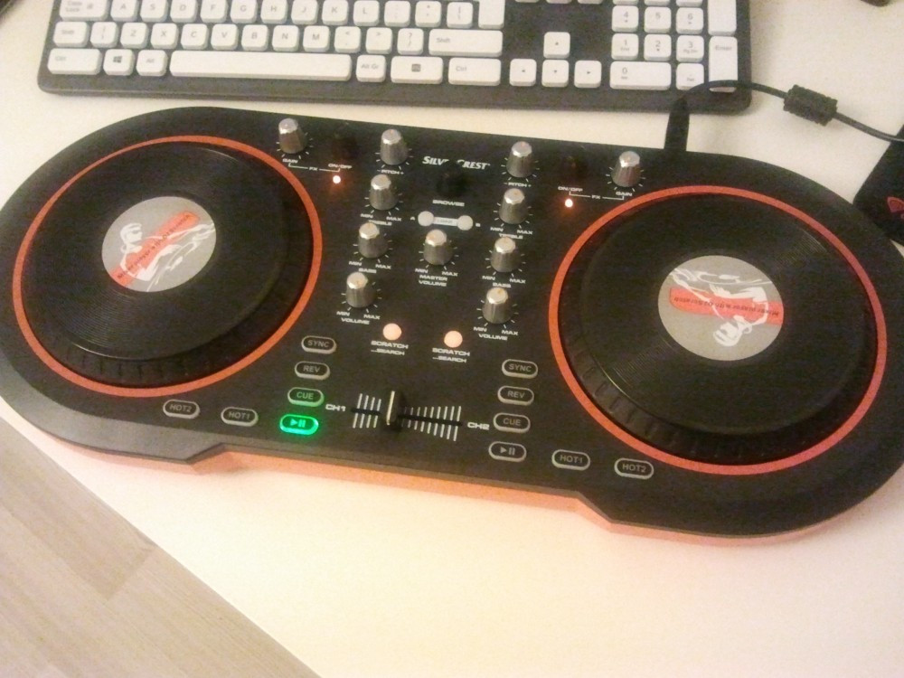 Consola DJ - SilverCrest USB DJ Controller Mixer - NOUA | arhiva Okazii.ro
