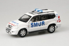 Macheta Toyota Land Cruiser 120 ambulanta &amp;quot;SMUR&amp;quot;, 1:24 foto