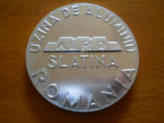 Medalie Uzina de Aluminiu ALRO Slatina, 1965, aluminiu, diametru 6 cm foto