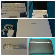 Netbook Asus 1015BX-WHI094S, 10,1&amp;quot;, AMD Dual-Core C50 1.0GHz, 1GB, HDD 320 GB, AMD Radeon HD6250, Windows 7 Starter, White + Husa Case Logic foto