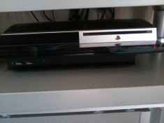 Vand PlayStation 3, 2 controllere si 5 jocuri originale, PRET NEGOCIABIL foto