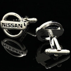 Butoni camasa model auto NISSAN + cutie simpla cadou