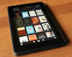Kindle Fire 7&amp;quot; 8GB Wi-Fi Tablet si husa piele pentru Kindle Fire foto