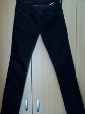 BLUGI TOMMY HILFINGER MATIMEA 30/34 ORIGINALI !!! foto