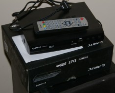 Cel mai ieftin TUNER DVB-T + media player AMTC DTHD290 . vede hdd 2 TB. Reda mkv mp3 mpeg2 mpeg4 NOU. Intrare USB iesire HDMI si digital coaxial audio foto