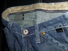 Blugi G-STAR RAW DENIM Made in Italy; marime 30/32; impecabili, ca noi foto