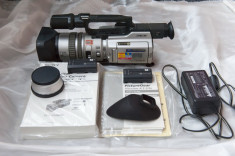 Vand camera video Sony VX2000 adusa din state + bonus lentila wide si geanta foto