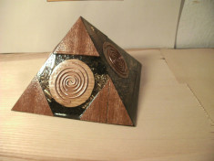 Dispozitiv Orgonic (Piramida) foto