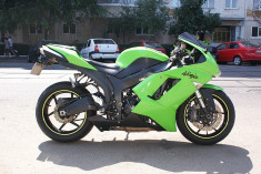 Vand kawasaki zx6r 2007 - 24000km - 4200eur foto