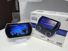 PSP GO N1003,16GB,OFER INCARCATOR SI CUTIE!(LM02) foto