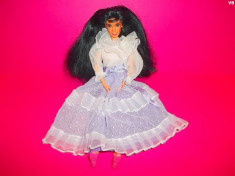 papusa barbie de la mattel disney corp 1993 made in malaysia cu maini si picioare articulate foto