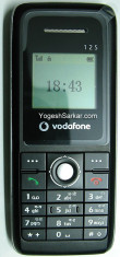 2 Telefoane Vodafone 125 la CUTIE libere in orice retea SUPERPRET ,pret pe bucata foto