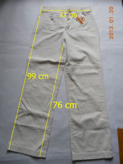 Pantaloni catifea, albi foto