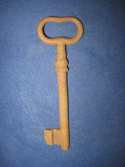 Cheie metalica veche pentru usa de poarta nr8. foto