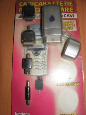 Incarcator Portabil cu 3xbaterii 1,5v pentru Nokia, Motorola, Samsung, Sony Ericcson foto