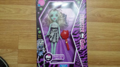 Papusa MONSTER HIGH. 24 cm Monster Girl. Monster Club. Accesorii incluse. PRET REDUS foto