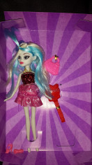 Papusa MONSTER HIGH. Monster Girl. Monster Club. Accesorii incluse. PRET REDUS foto