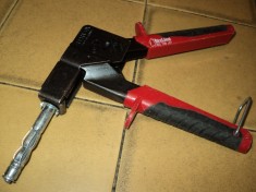 BIZLINE BIZ 700297 -CLESTE PT DIBLURI/ANCORE MOLLY/RIGIPS | arhiva ...