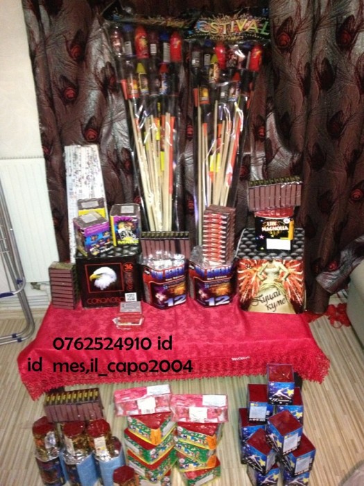 artificii si petarde cele mai mici pretur!!!PICOLO 240 CUTII BAX-300 LEI foto mare artificii si petarde cele mai mici pretur!!!PICOLO 240 CUTII BAX-300 LEI foto mare