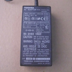 Incarcator laptop TOSHIBA model PA3035-1ACA 15V 3A