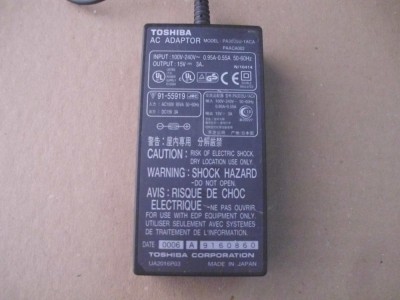Incarcator laptop TOSHIBA model PA3035-1ACA 15V 3A foto