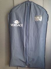 Costum elegant Versace bleumarin cu dungulite verticale foto