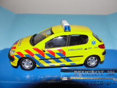 Macheta Peugeot 206 Ambulance Cararama 1/43 foto