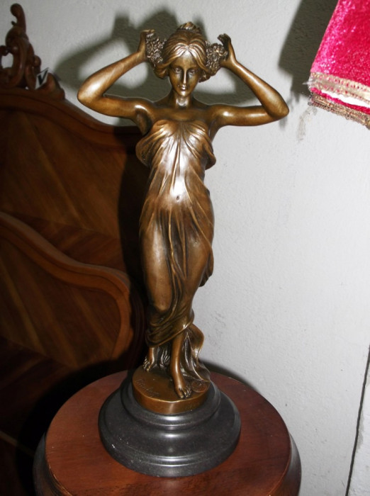 statueta bronz