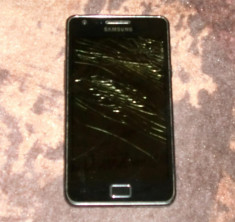 Samsung Galaxy S2 i9100 DEFECT cu Display spart,pentru piese foto