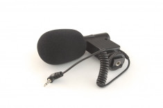 Microfon unidirectional Commlite CVM-10 pentru aparate foto si camere video cu patina foto