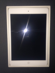 Vand iPad Mini White, NOU! foto